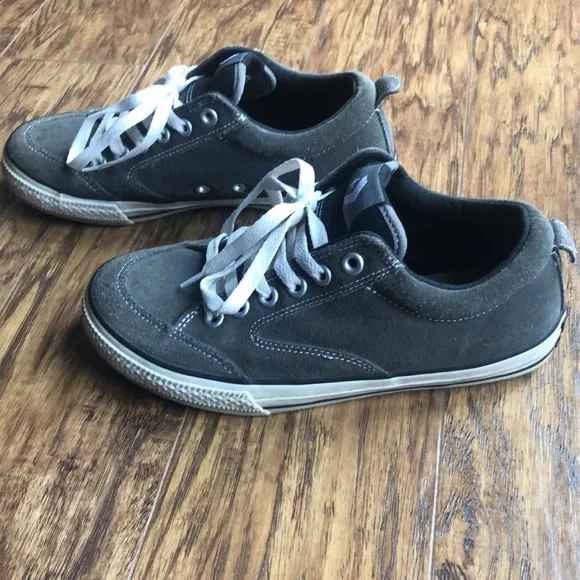 Converse Shoes - Picture 3 of 4